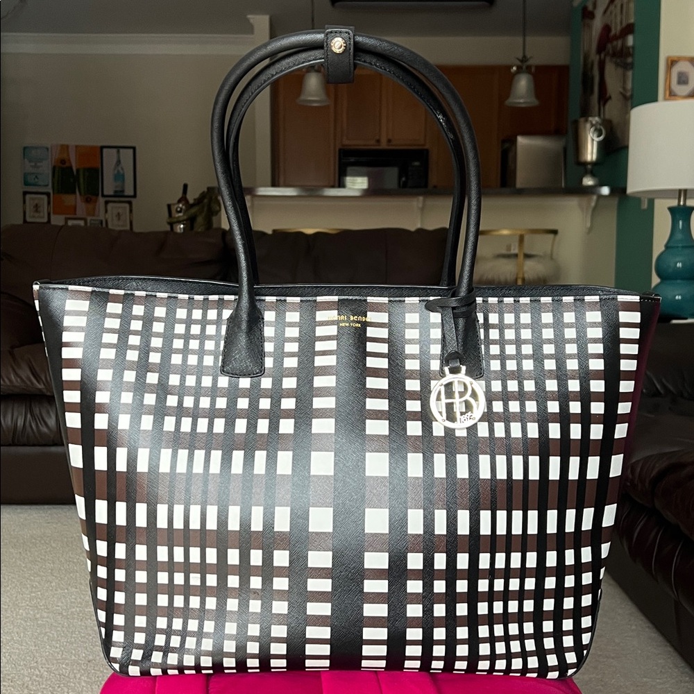 Henri Bendel Tote-EUC - Picture 2 of 15